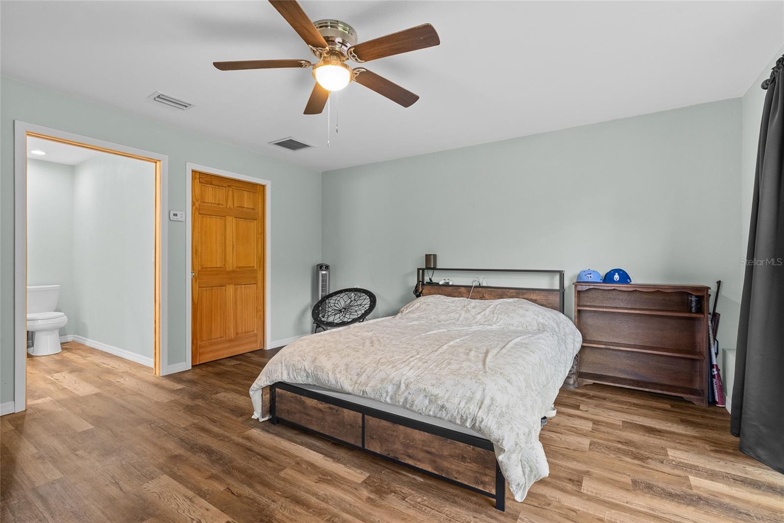 Guest House Primary Bedroom