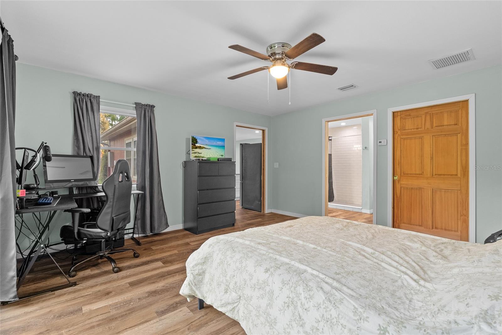 Guest House Primary Bedroom