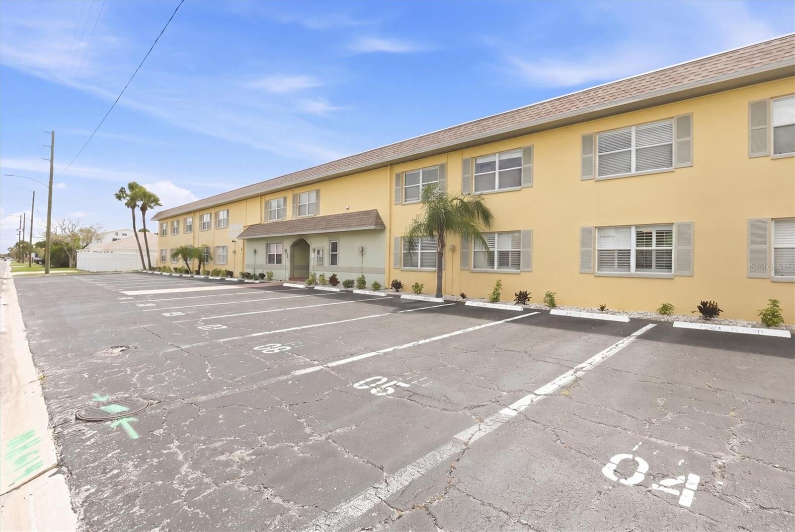 Parking for 2 cars in tandem.