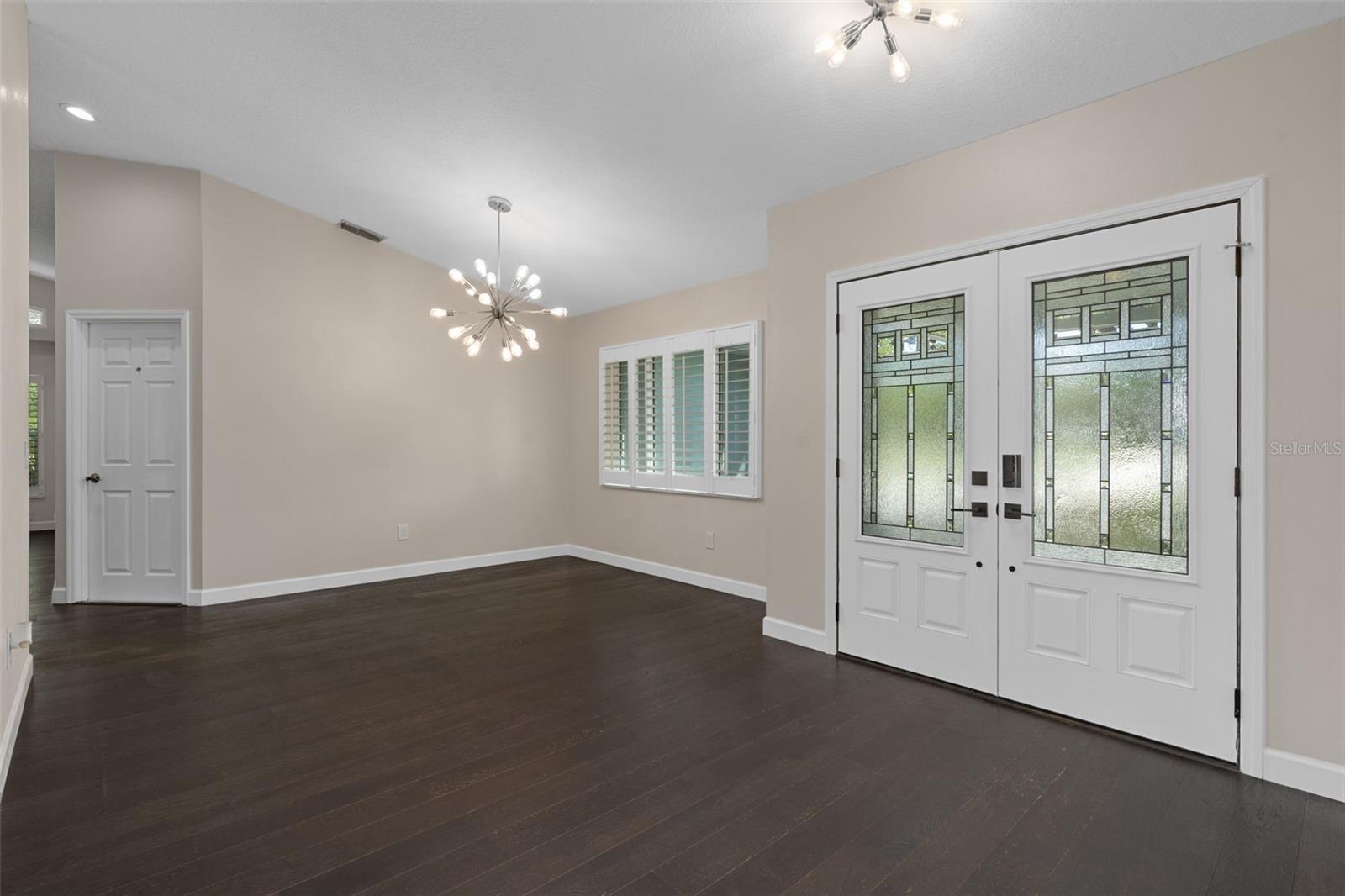 Entry Foyer/Dining Room
