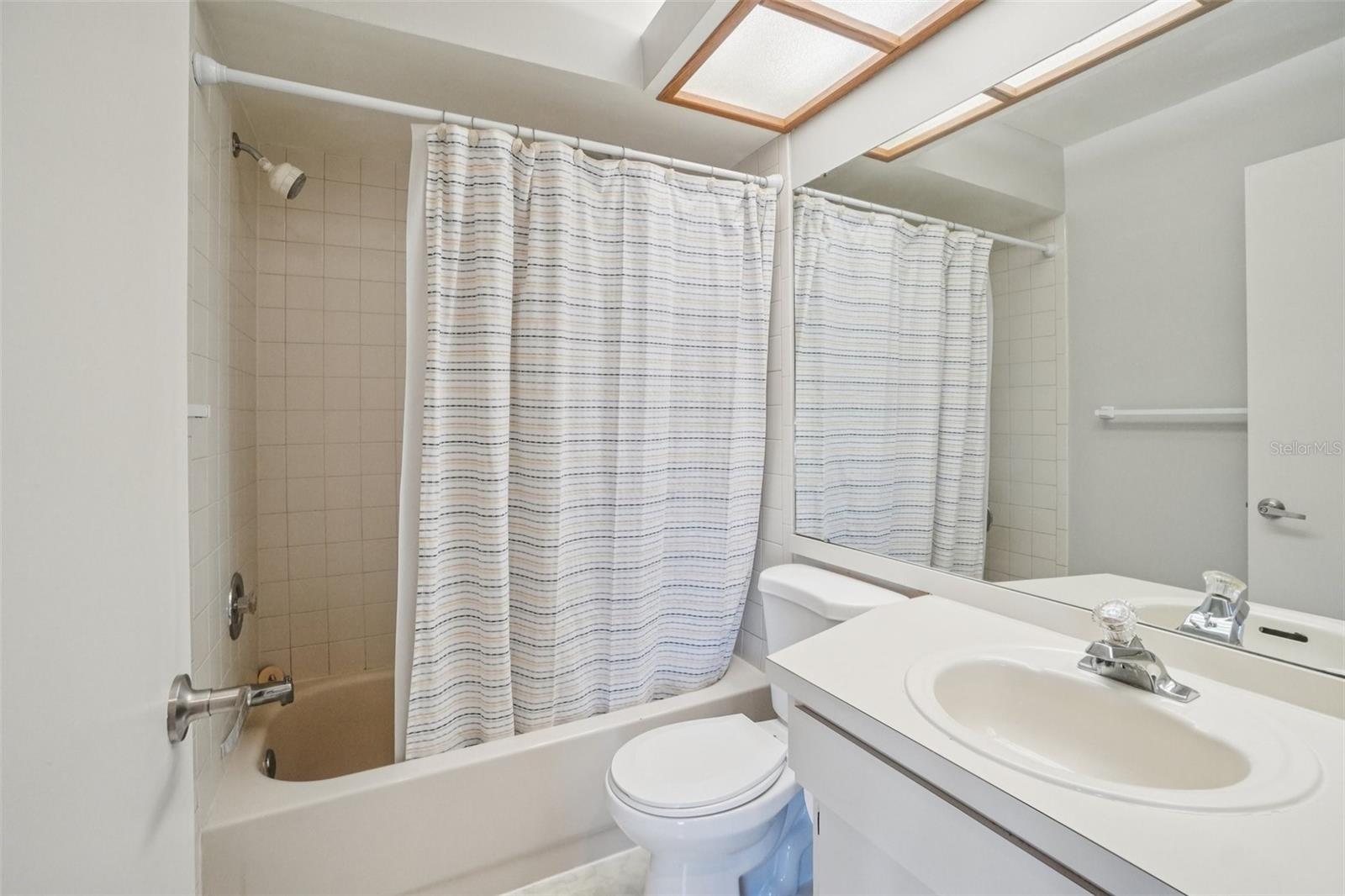 BEDROOM 2 EN-SUITE BATHROOM