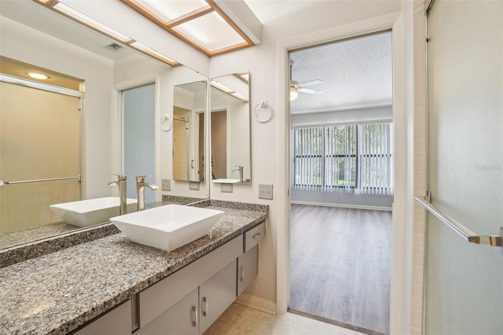 PRIMARY BEDROOM EN-SUITE BATHROOM