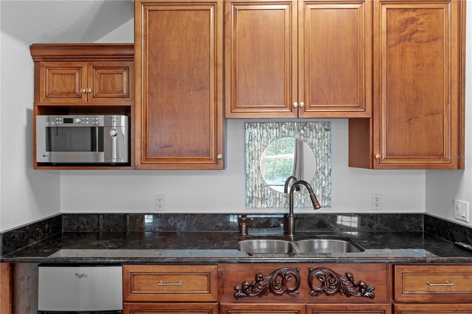 Wet bar in groom's quarters