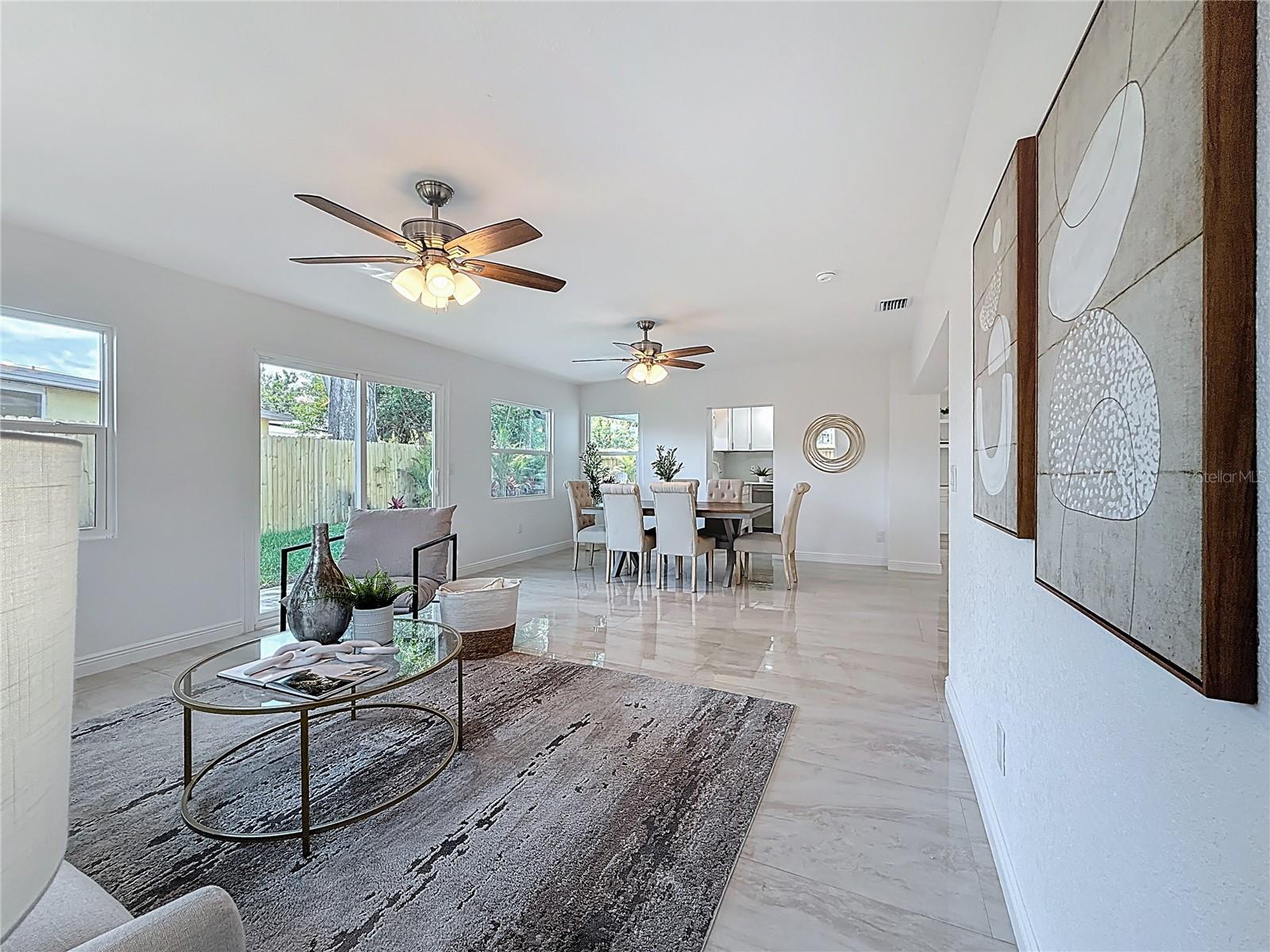 Family Room - Dining Room