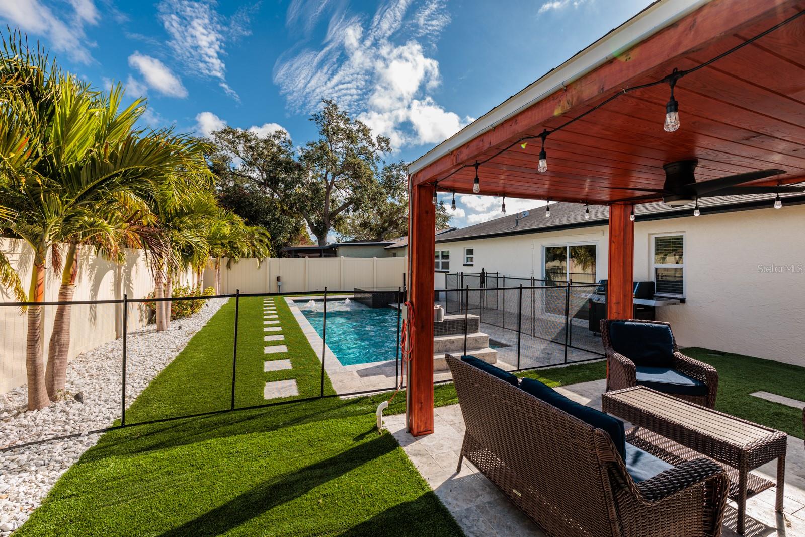 Exterior Back/Pool/Pergola