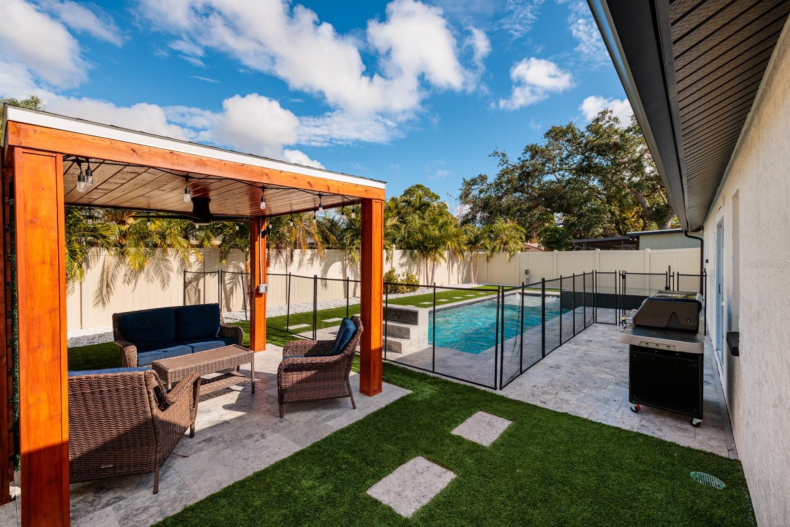 Exterior Back/Pool/Pergola