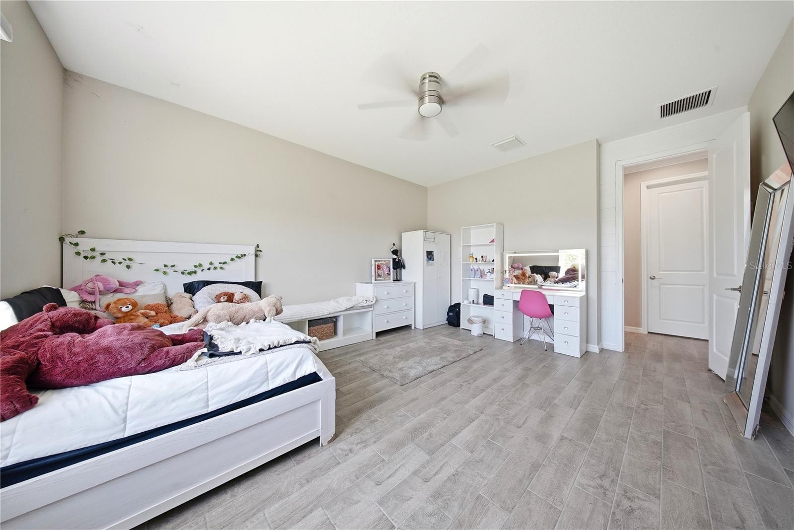 MEDIA ROOM OVERLOOKING THE WATER