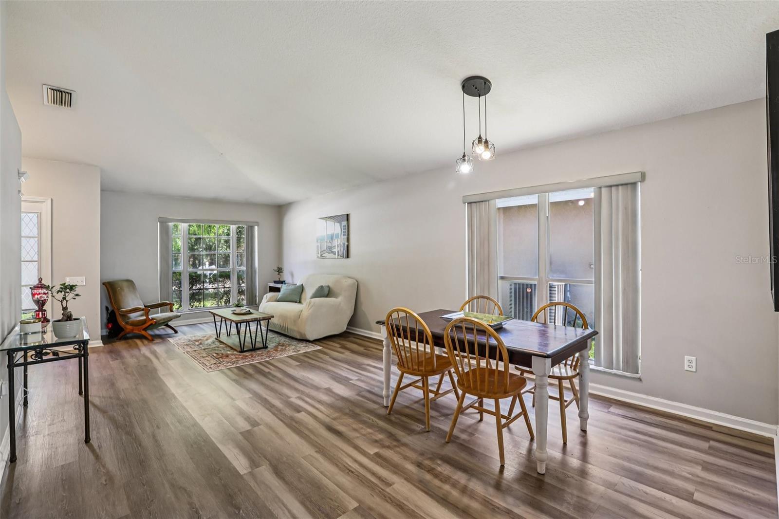 Living room/dining room combo