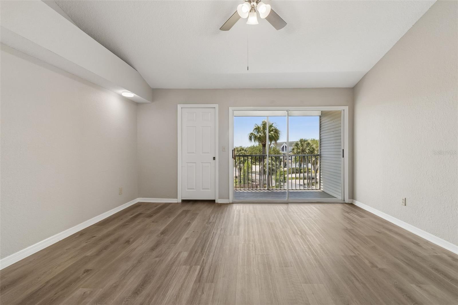 Bedroom 3 with balcony