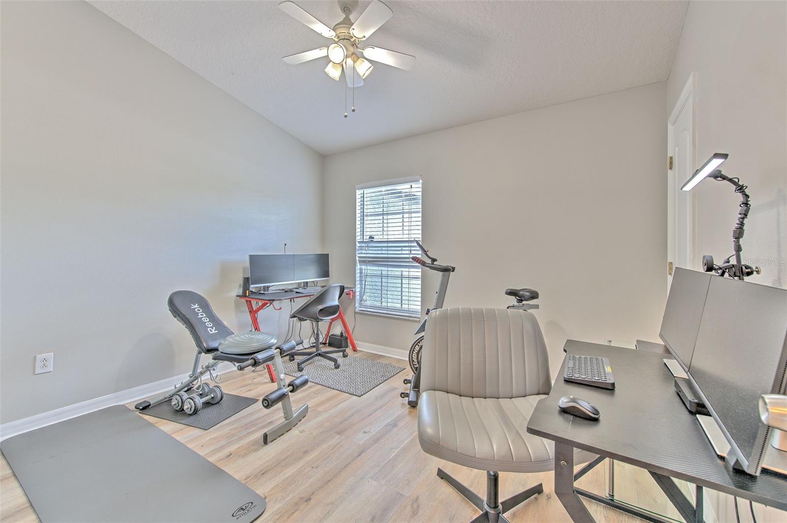 Upstairs secondary bedroom