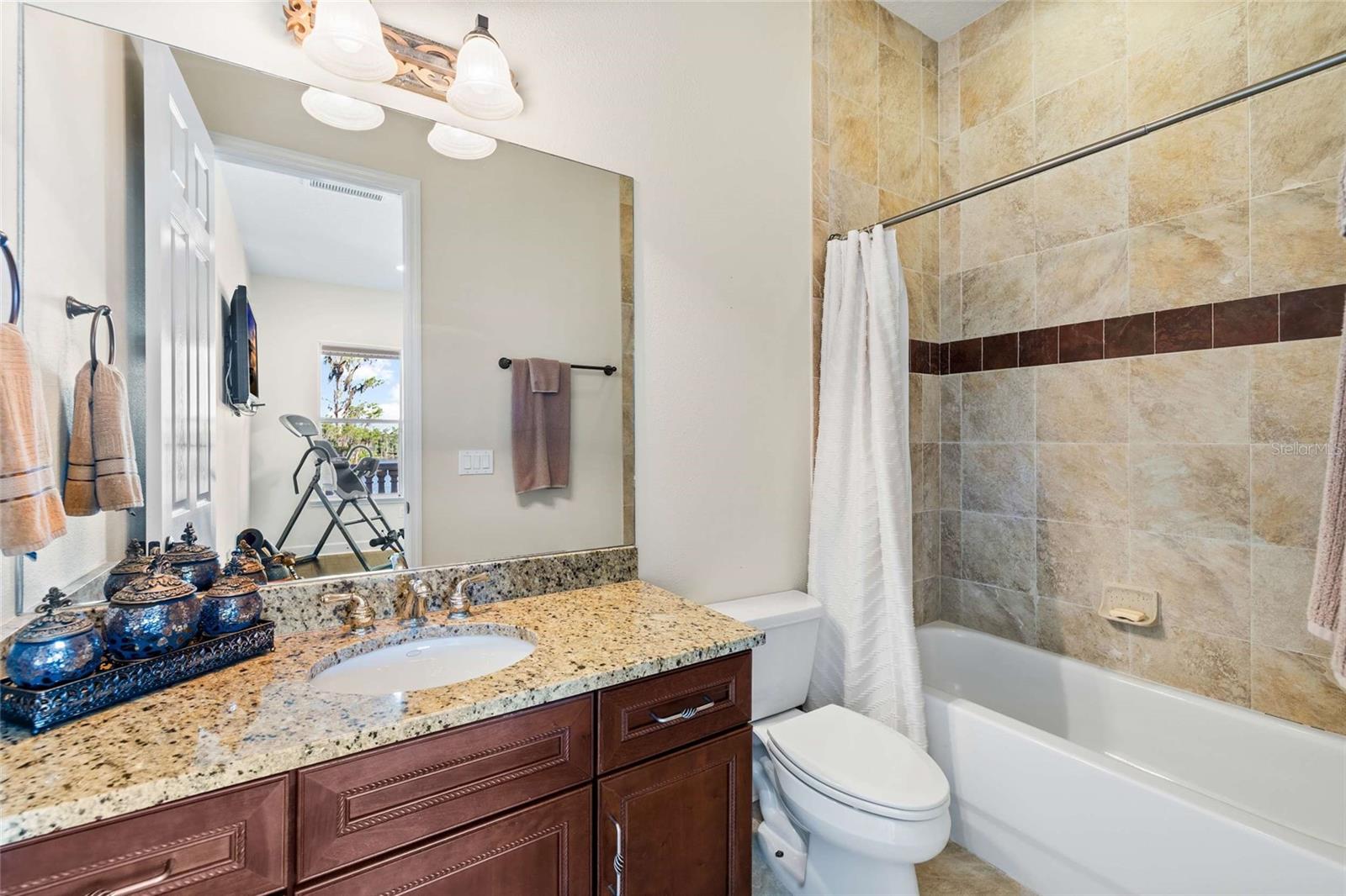 Ensuite Bathroom 4 Upstairs