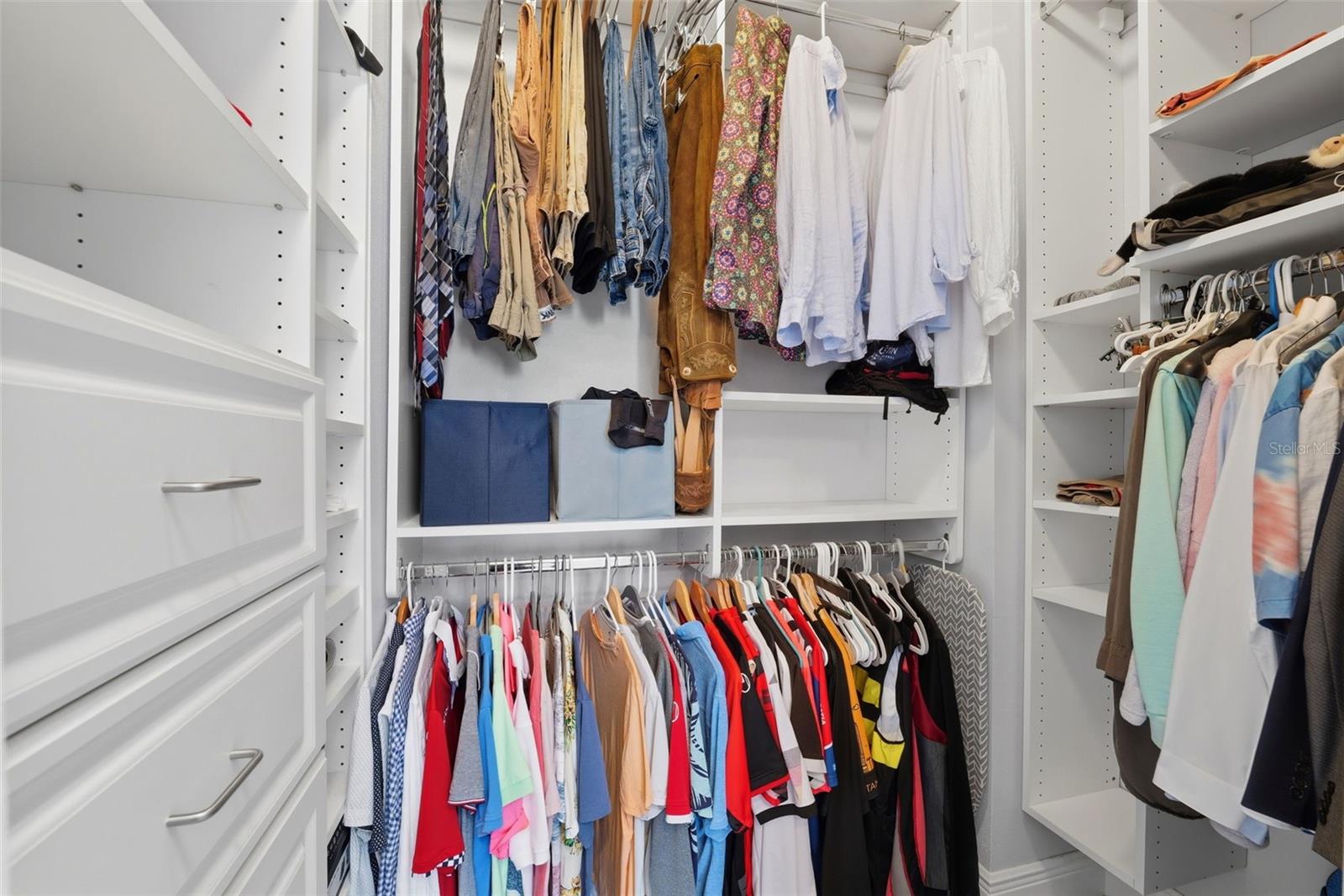 Walk-in Closet Master Suite