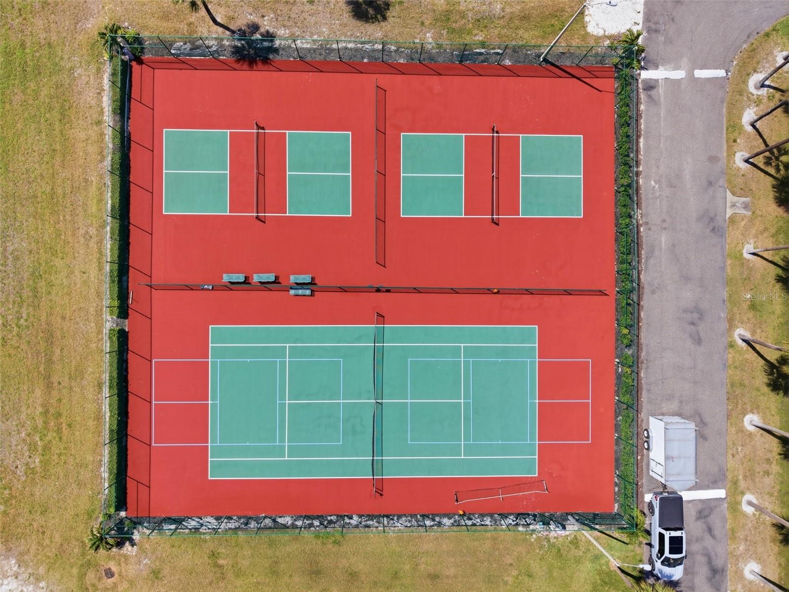 Tennis/ Pickleball Courts