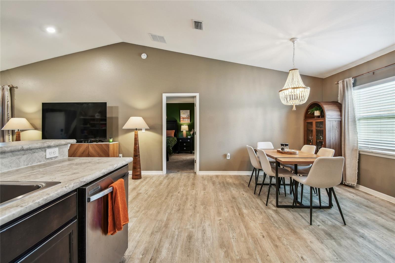 Kitchen & Dining Area