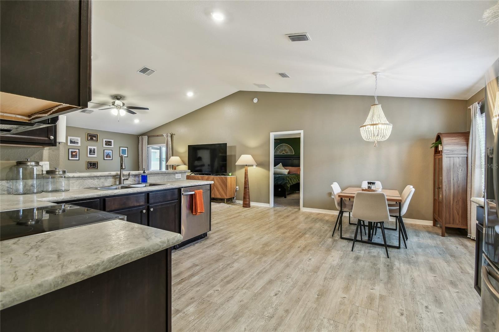 Kitchen & Dining Area