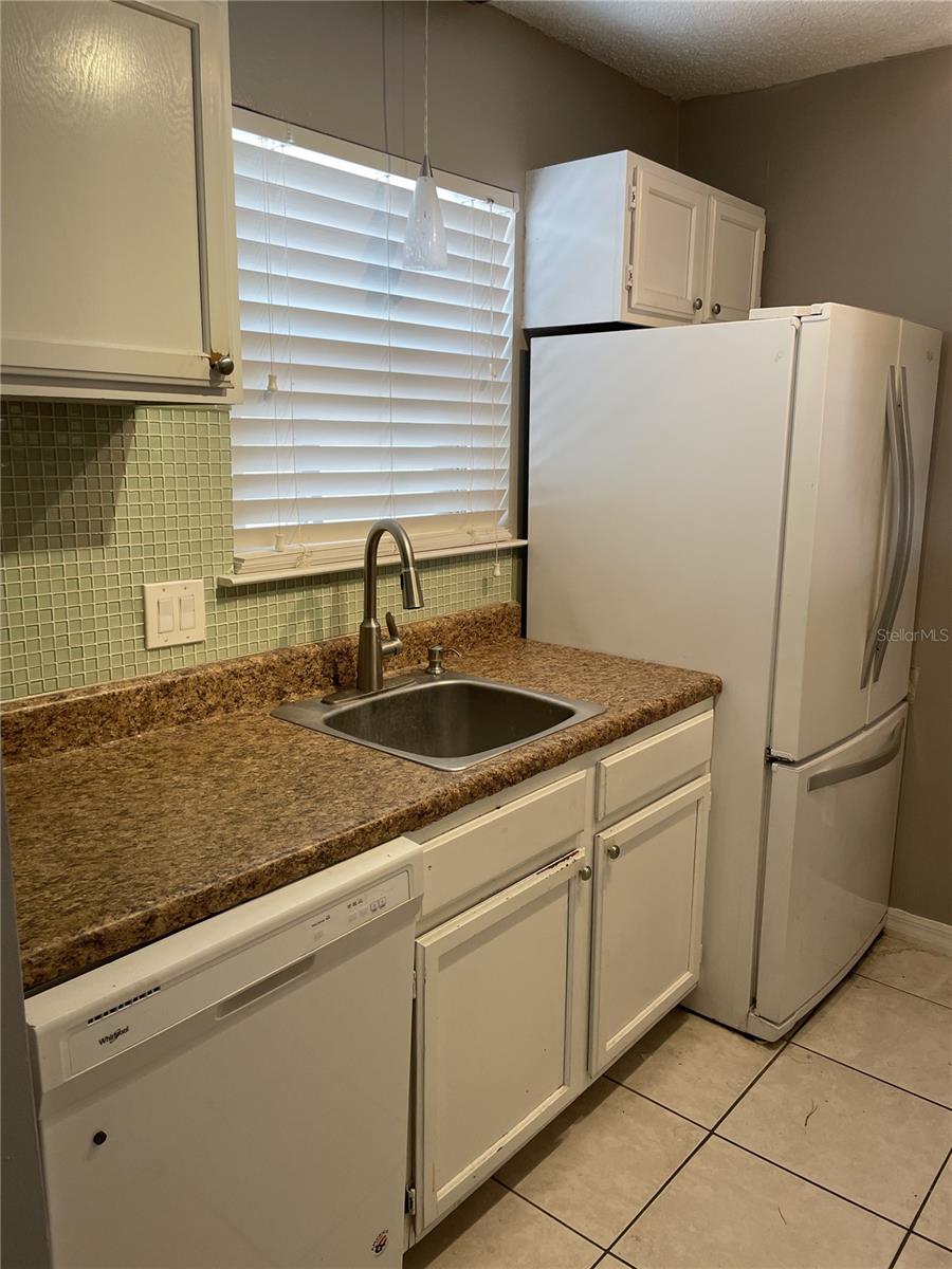 2302 Maki Rd Kitchen