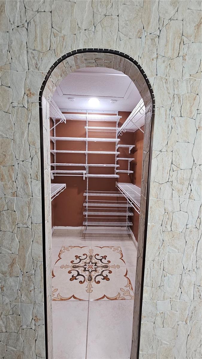 Walk-in Closet Master