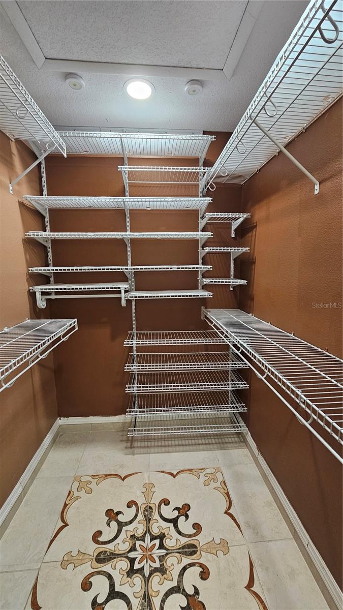Walk-in Closet Master