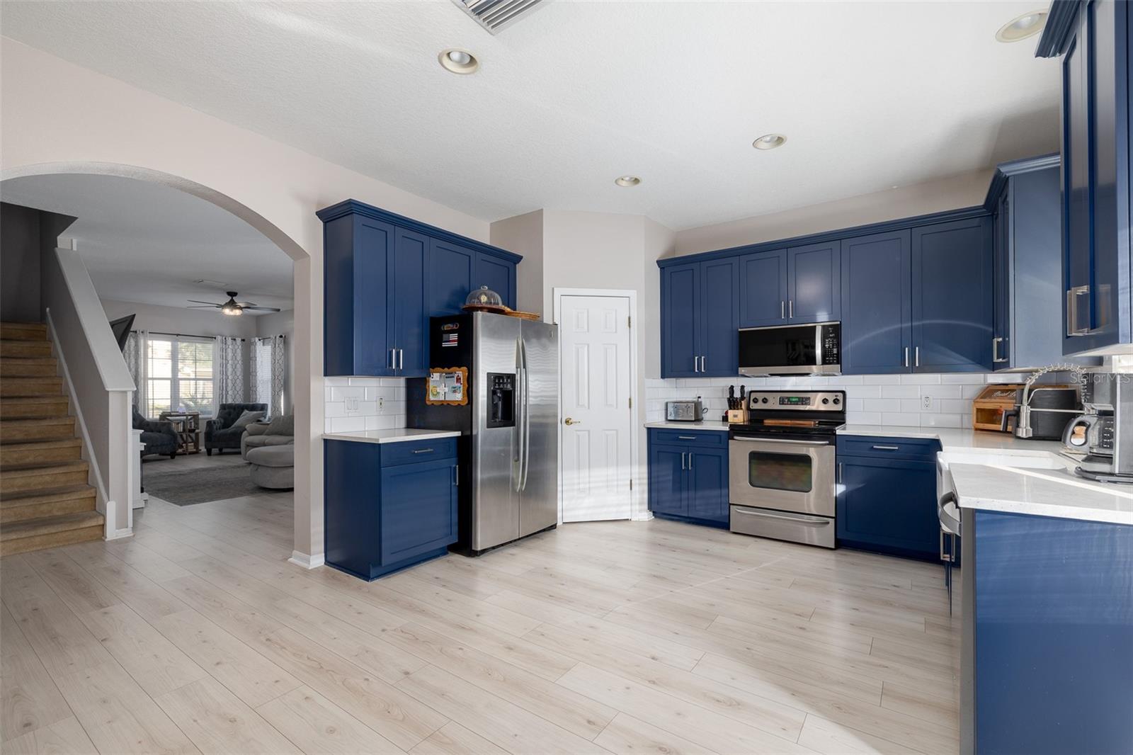 LargeKitchen with Custom Built Solid Wood Cabinets and Upgrades!