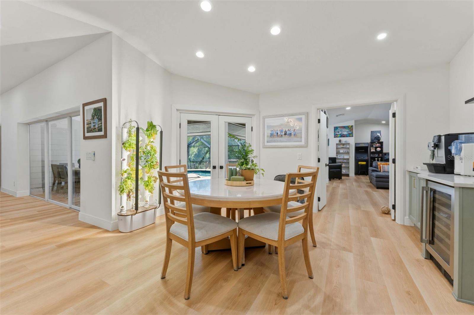 Additional Dining Area