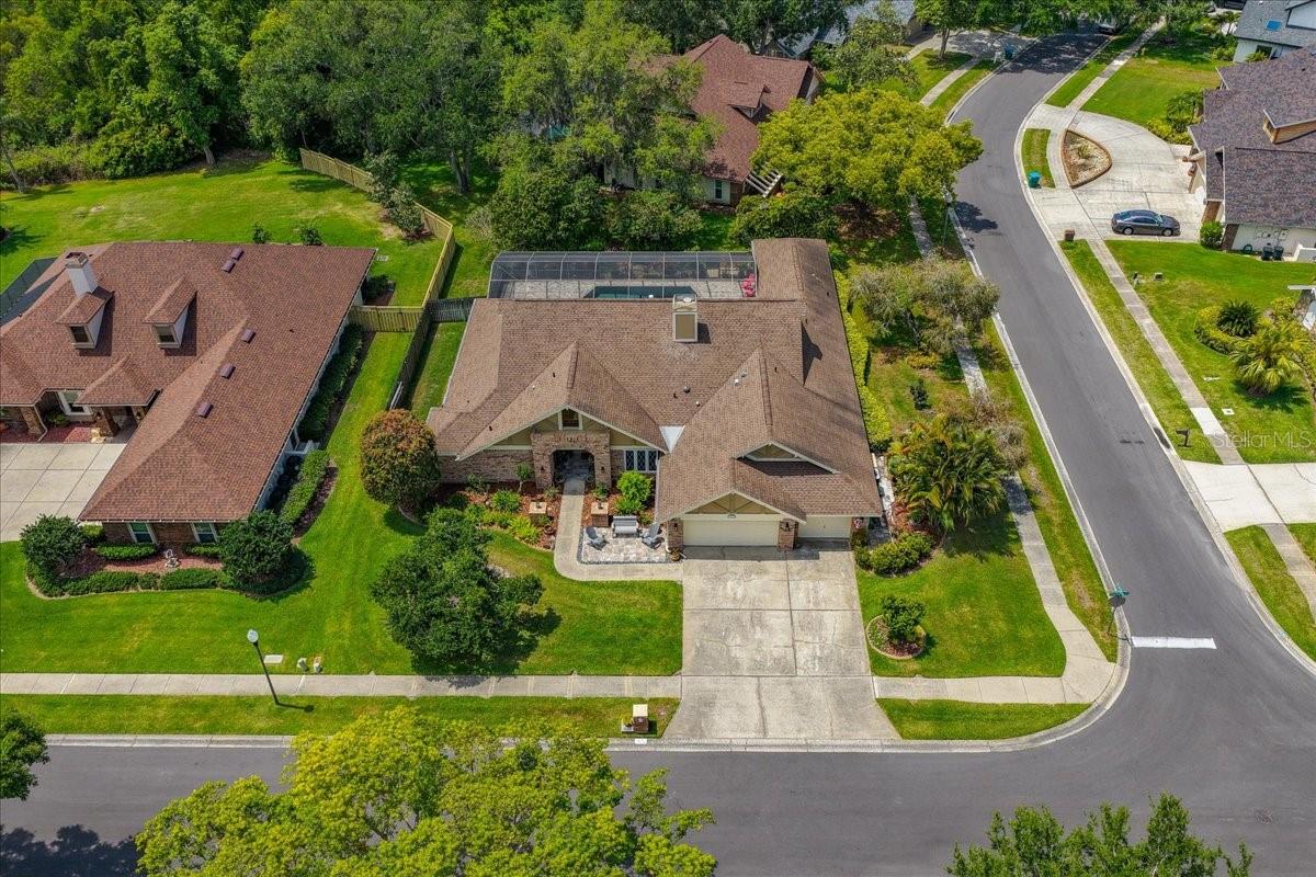 OVERSIZED, CORNER LOT!