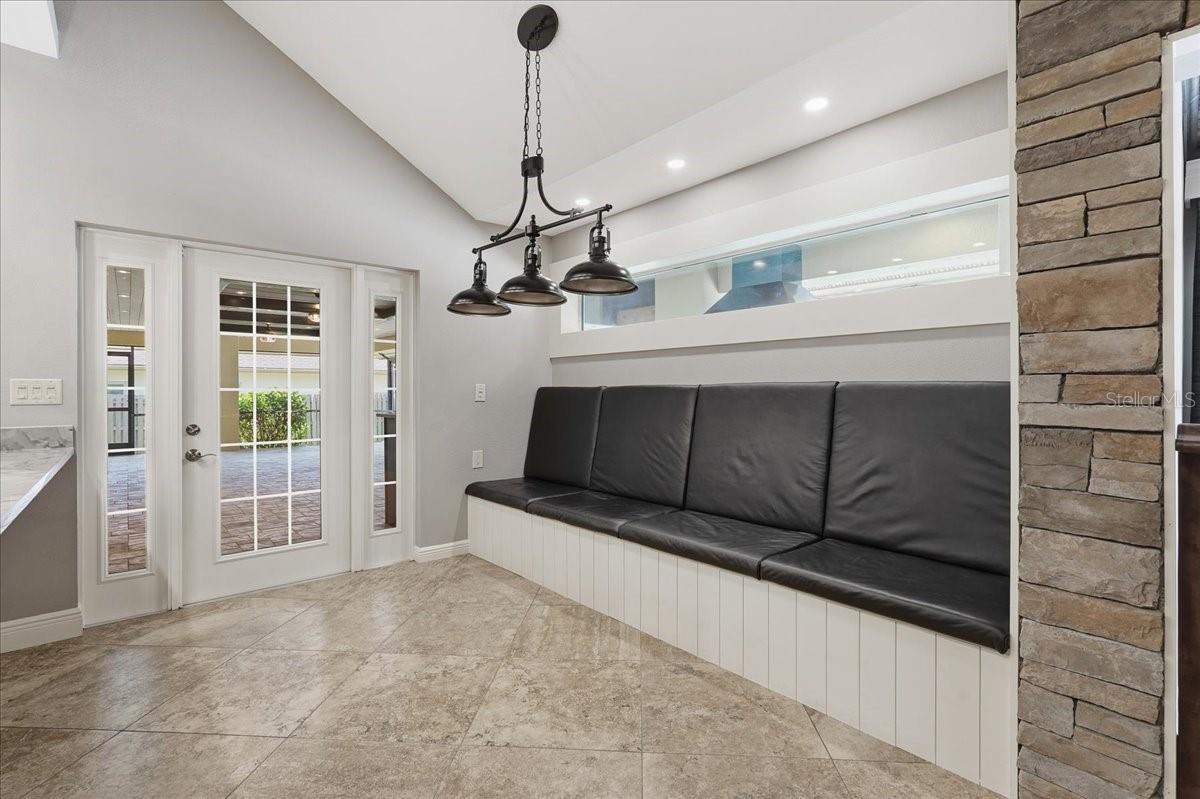 BREAKFAST NOOK! CUSTOME BUILT IN SEATING WITH STORAGE!