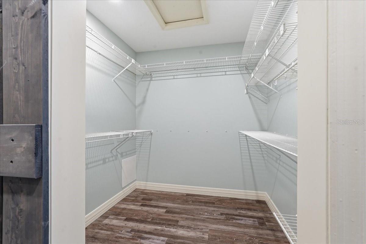 SPACIOUS WALK IN CLOSET!