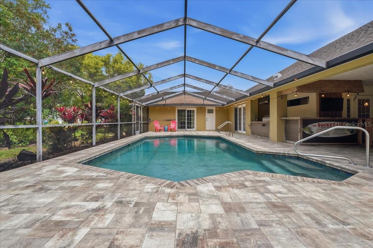 START LIVING THE FLORIDA LIFESTYLE!