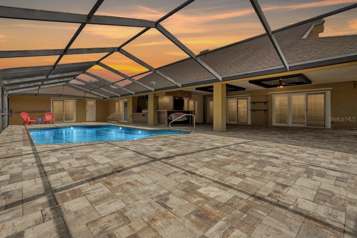 IMAGINE ENTERTAINING HERE!