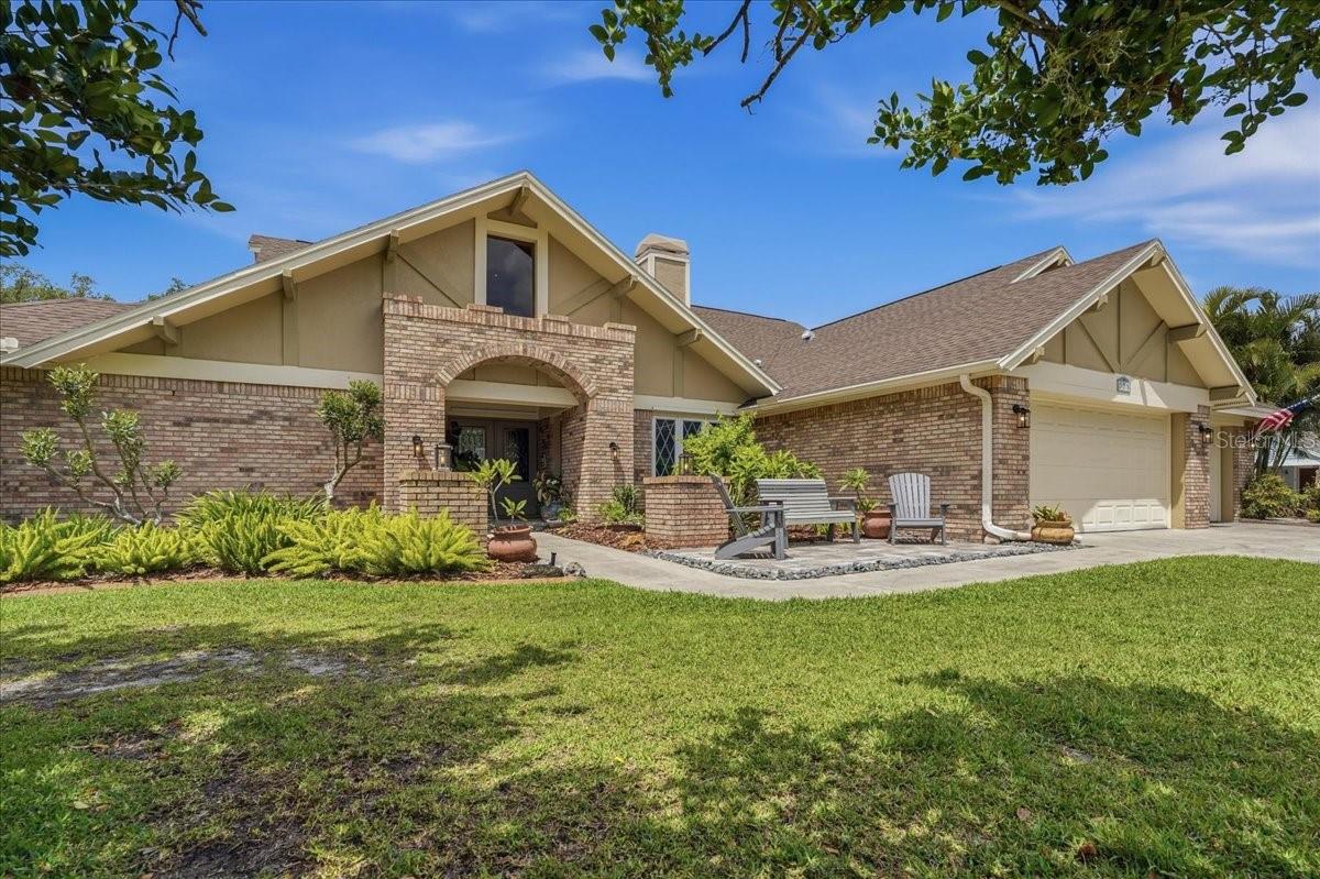 WONDERFUL CURB APPEAL!