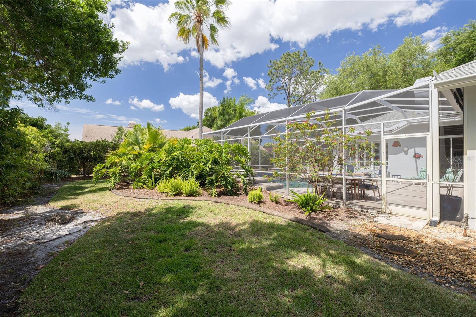 Back yard for the avid gardner!