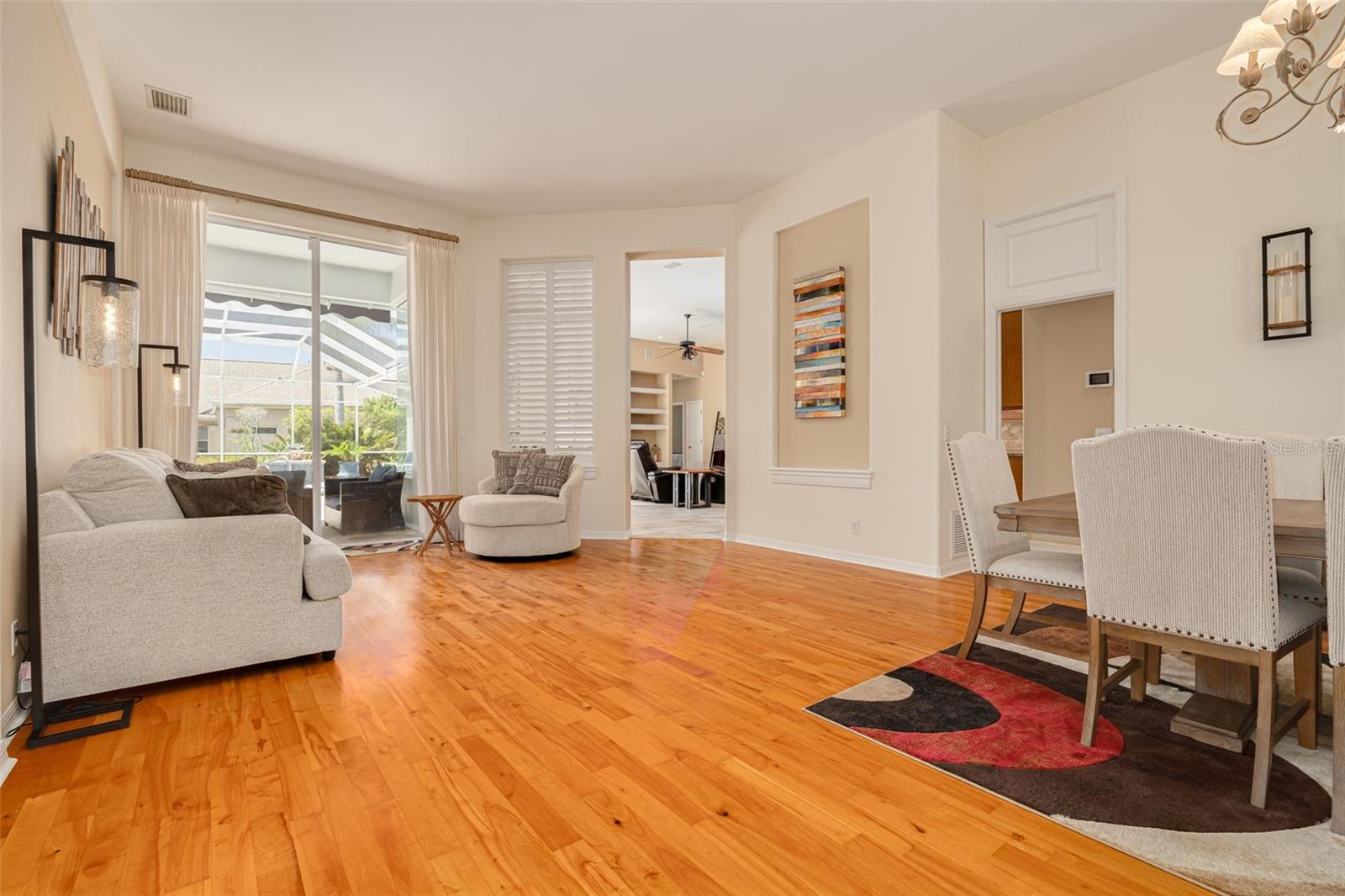 LR/DR with sliders to screened lanai!