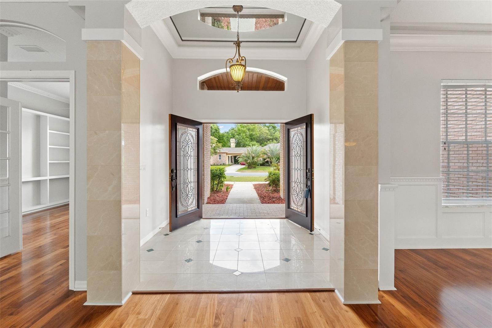 FOYER