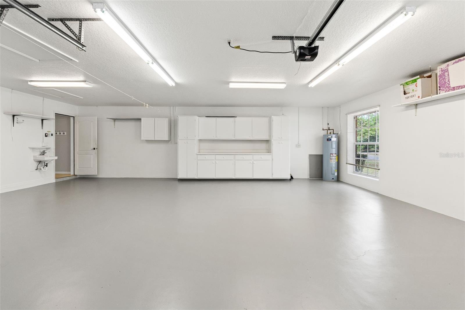 GARAGE