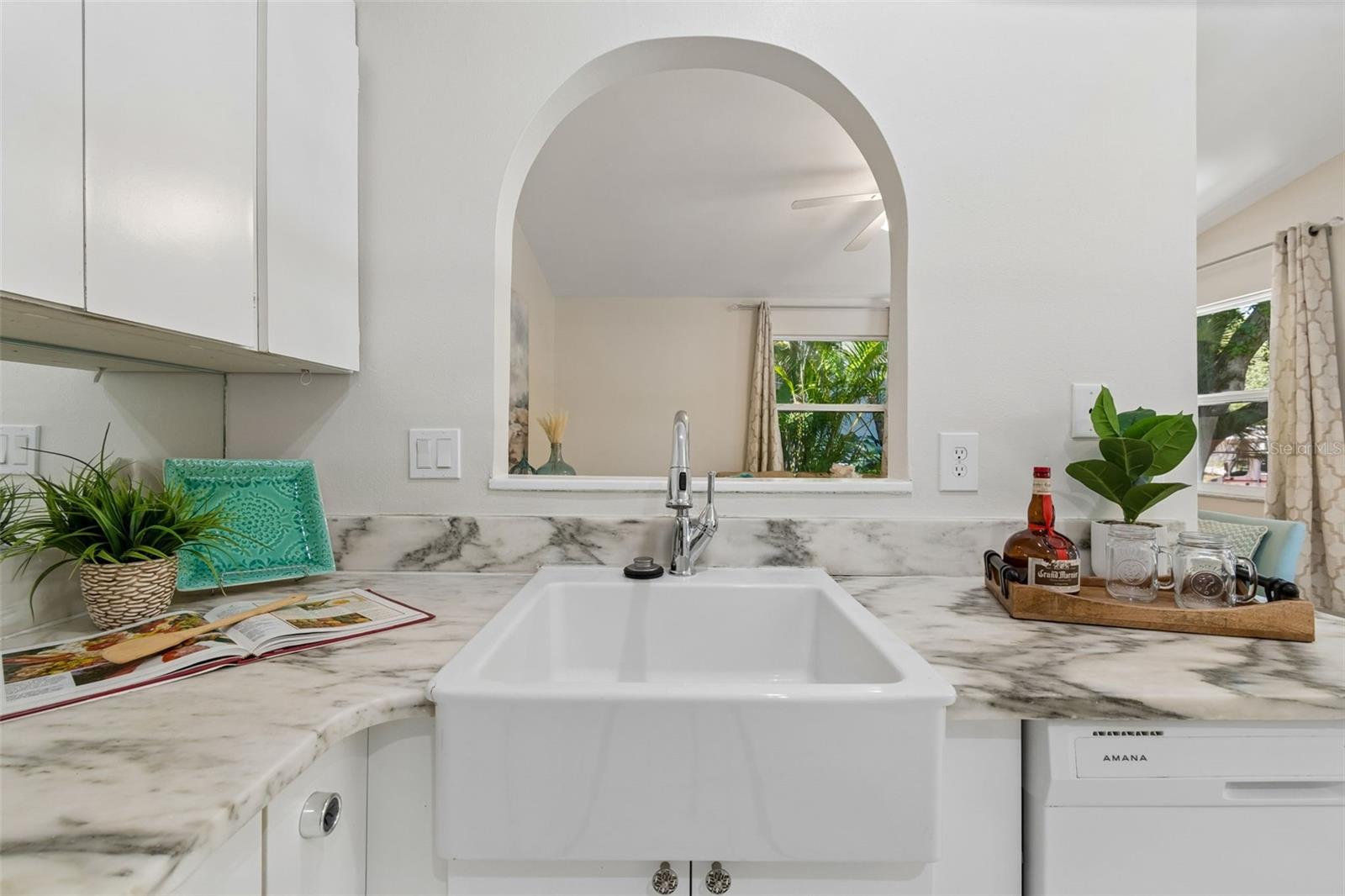 Apron-Front Kitchen Sink