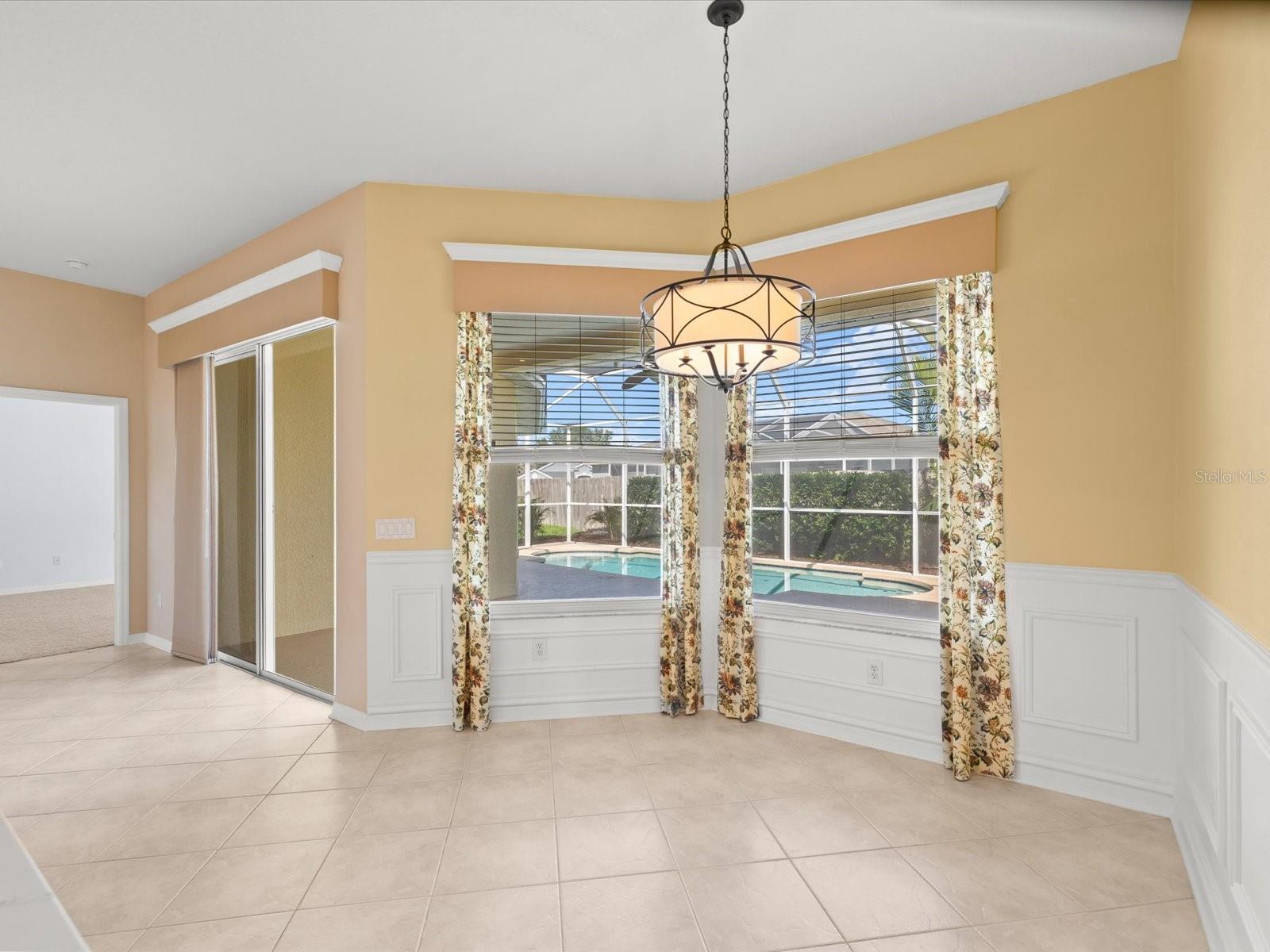 Eat in Kitchen space