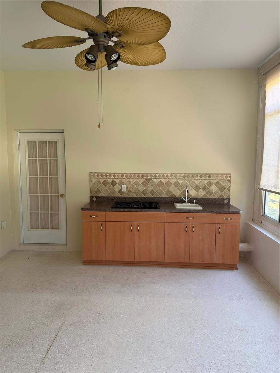 Back porch wet bar and grill