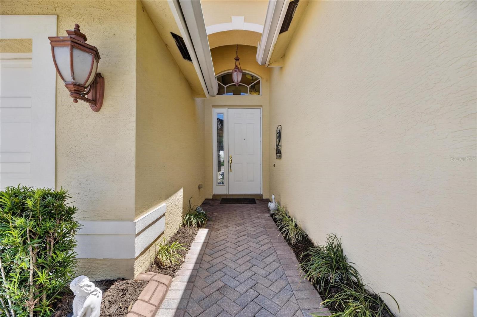 Exterior Front Entry