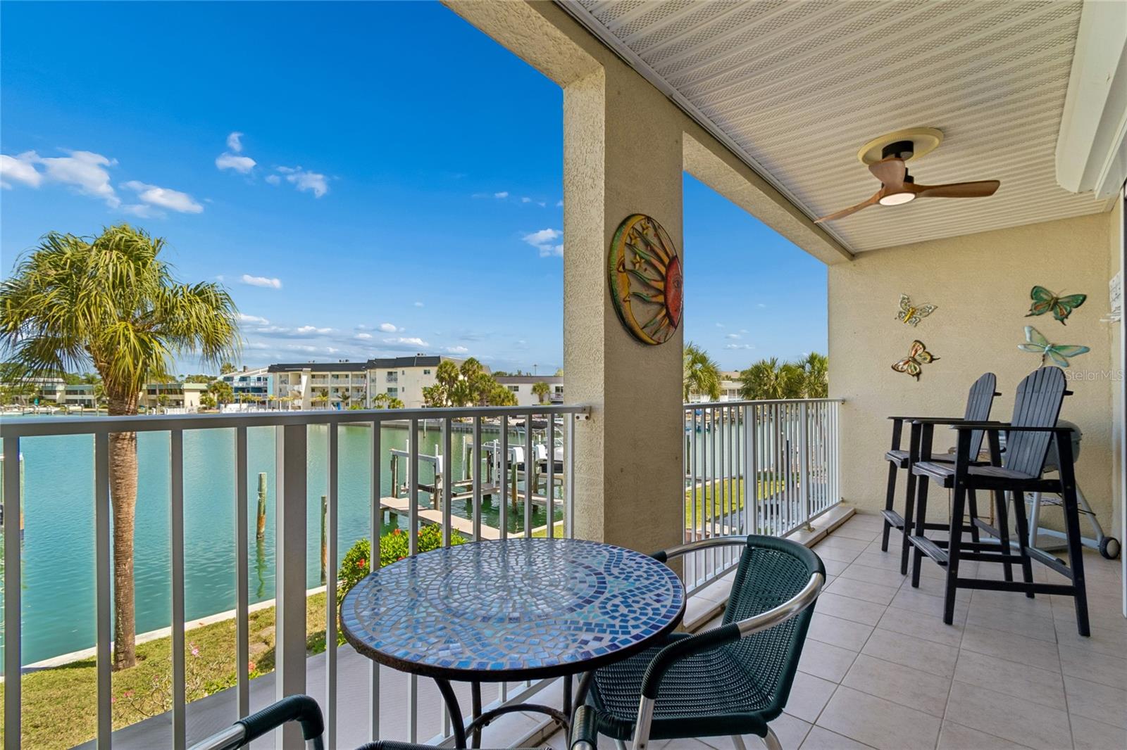 Did I mention there's three of these balconies? for when you really need to get away!