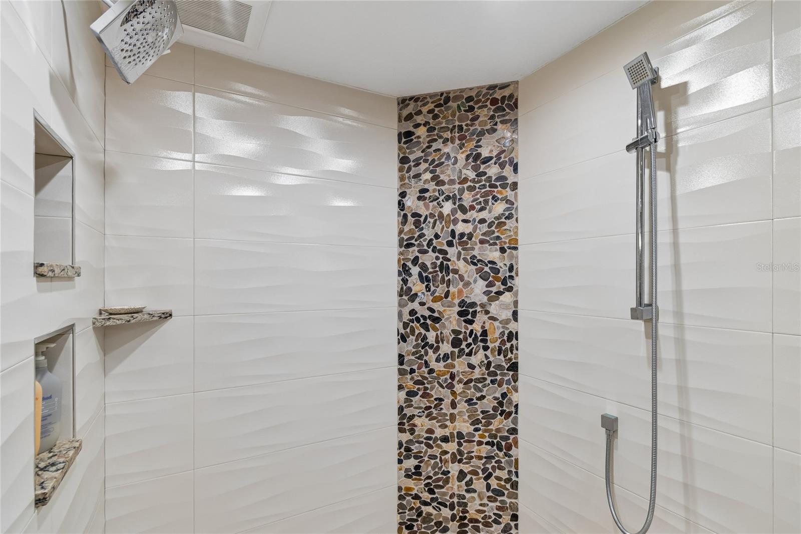 Convenient bathroom, details and features