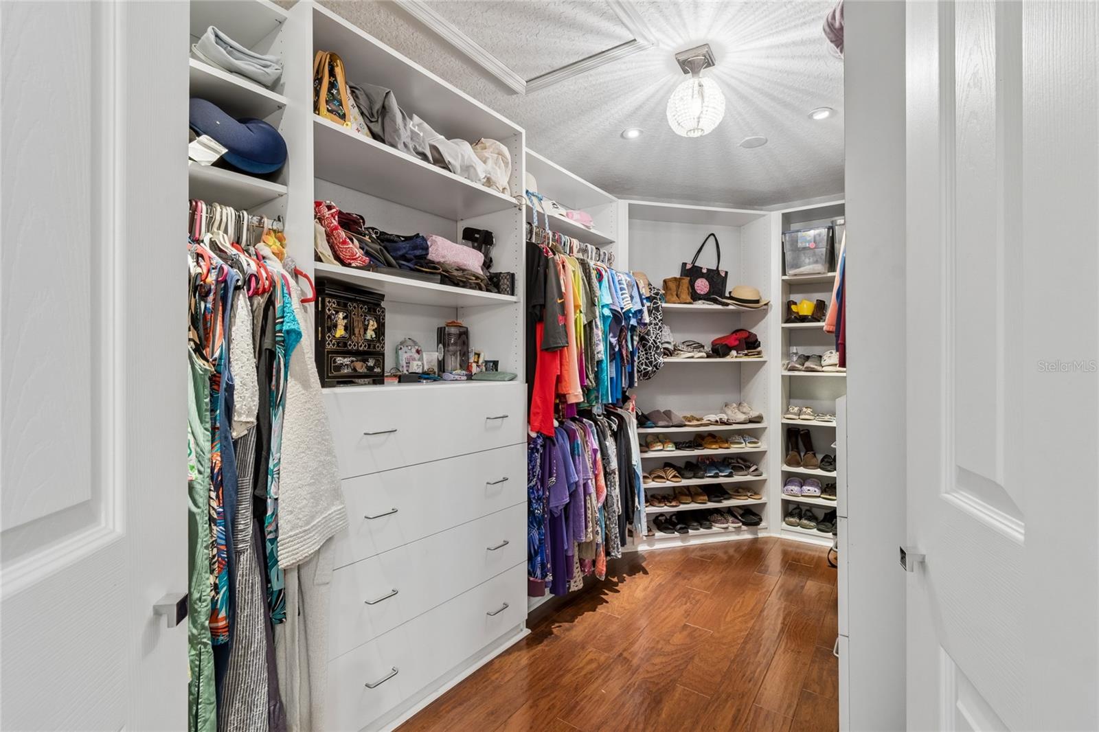Dream primary closet system
