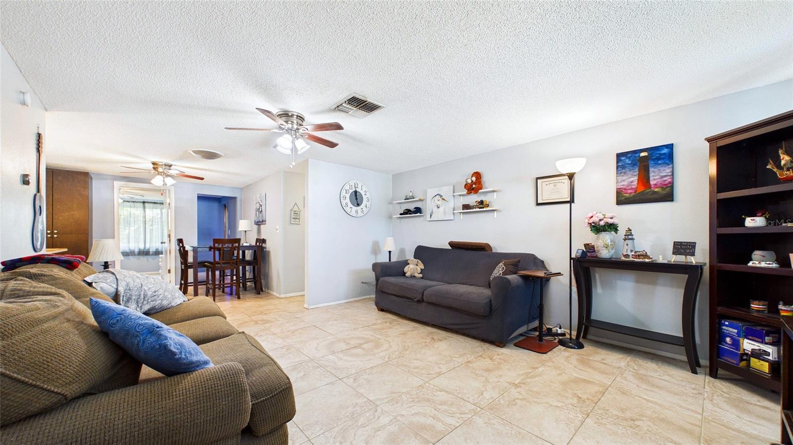 Living room upon entrance