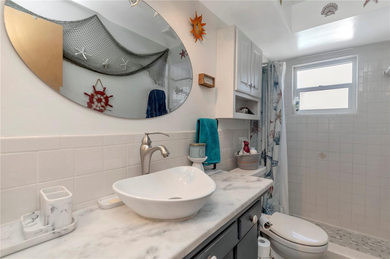guest bath with stand up shower