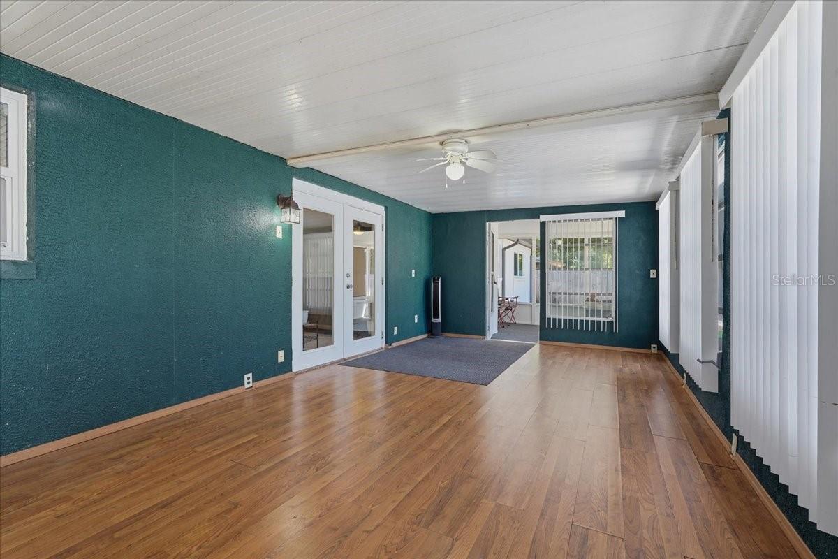 Florida Room with Laminate Flooring