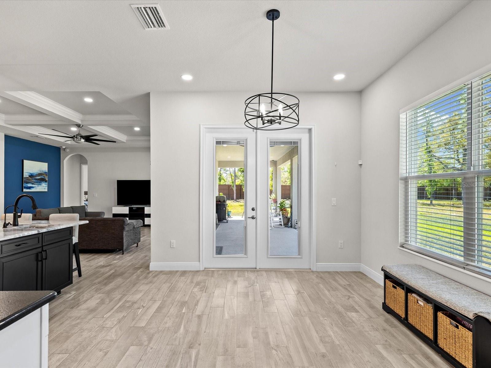 Eat in gourmet kitchen is a true showpiece