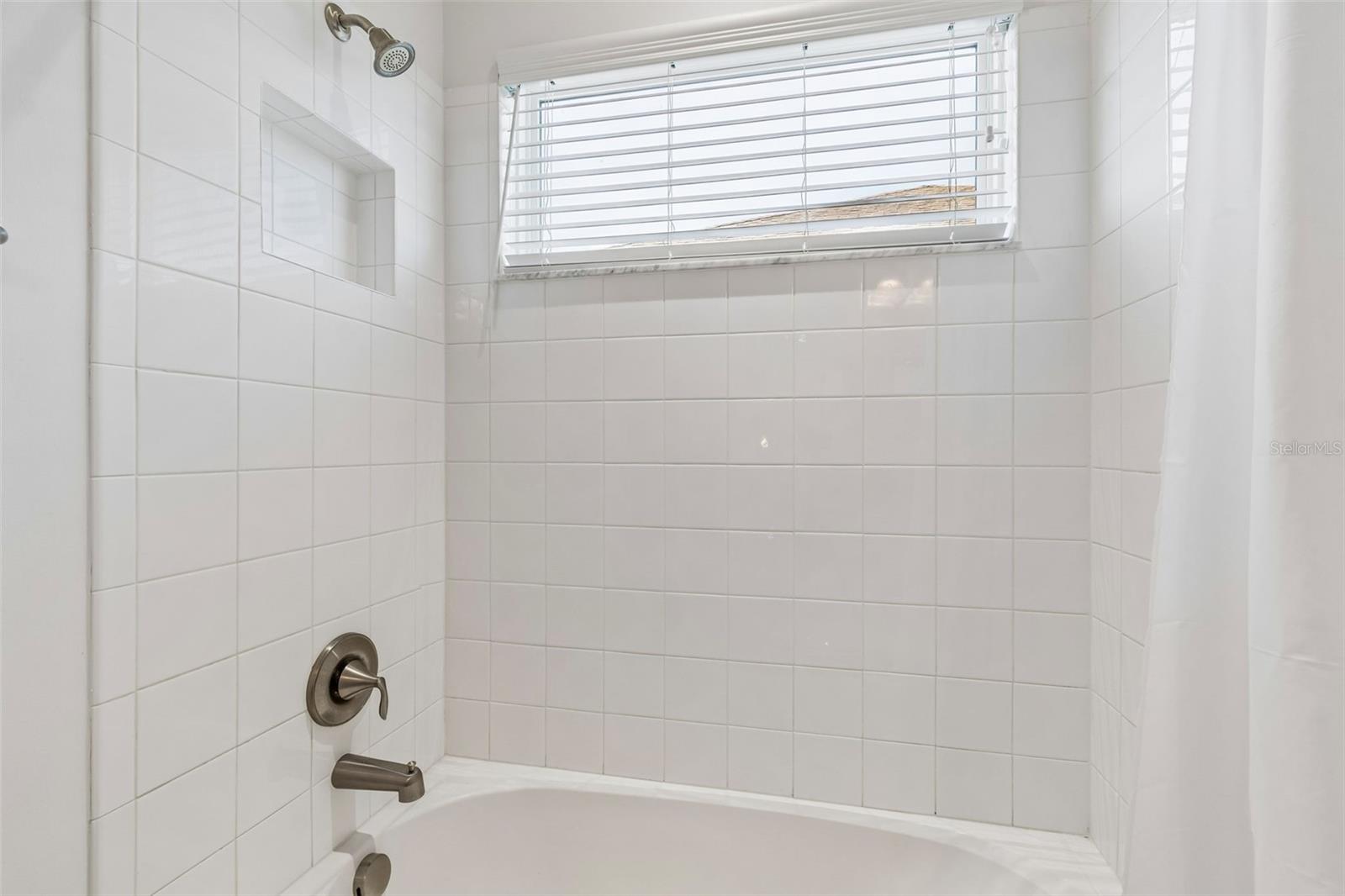 Upstairs full bathroom