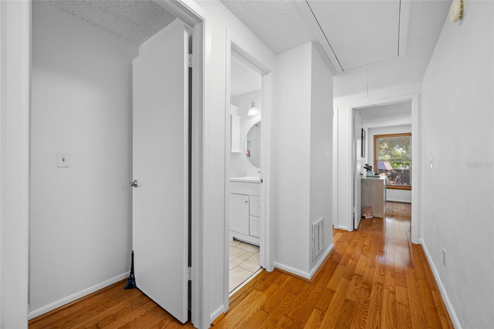 Hall between bedrooms