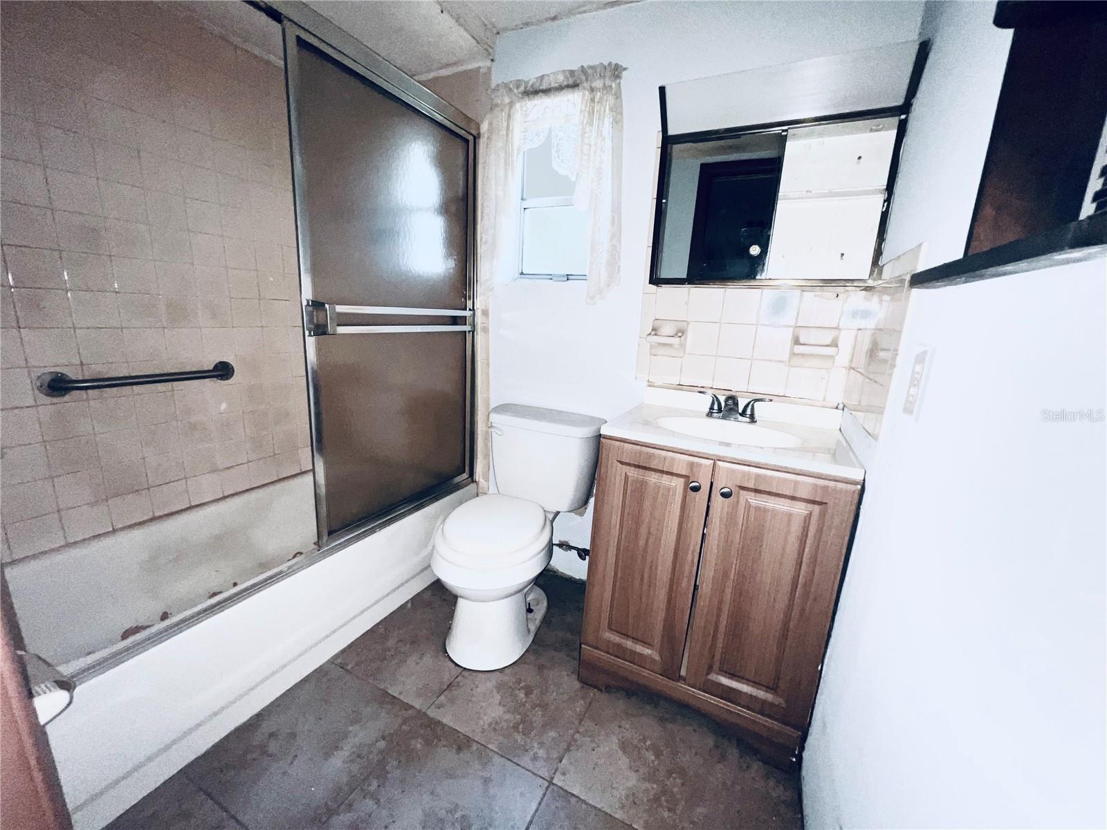 BATH IN PRIMARY BEDROOM