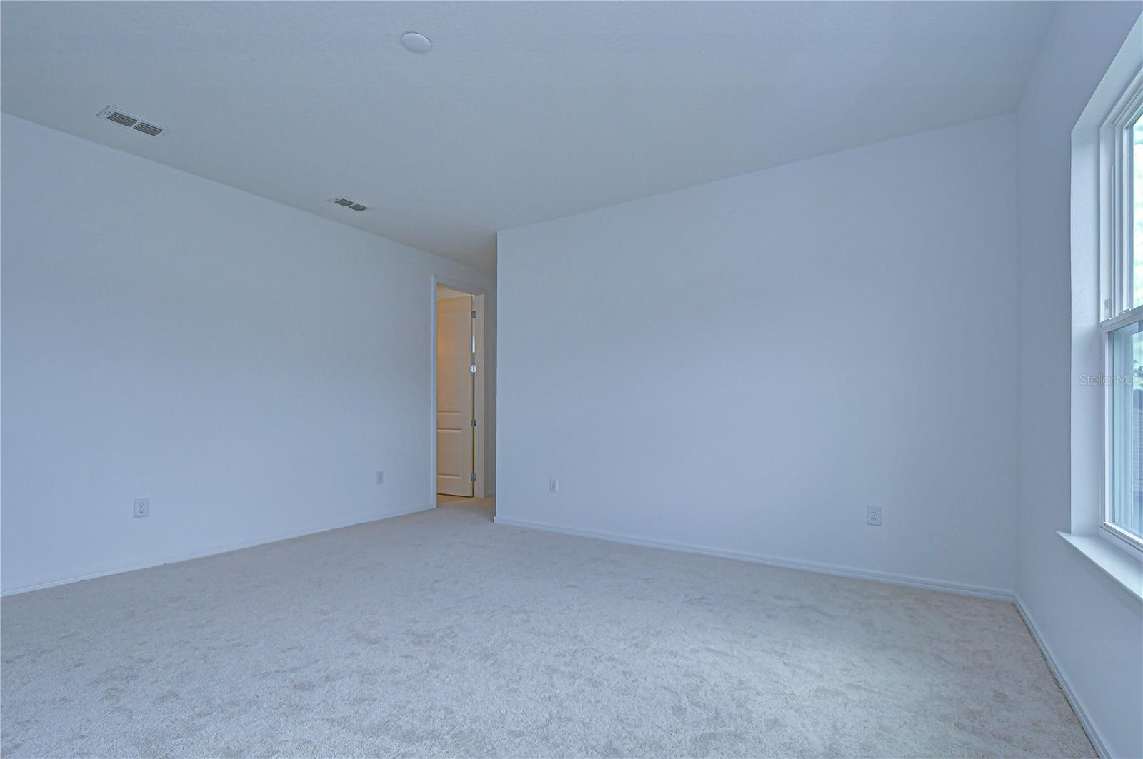 Private flex room for office, gym, or hobby use