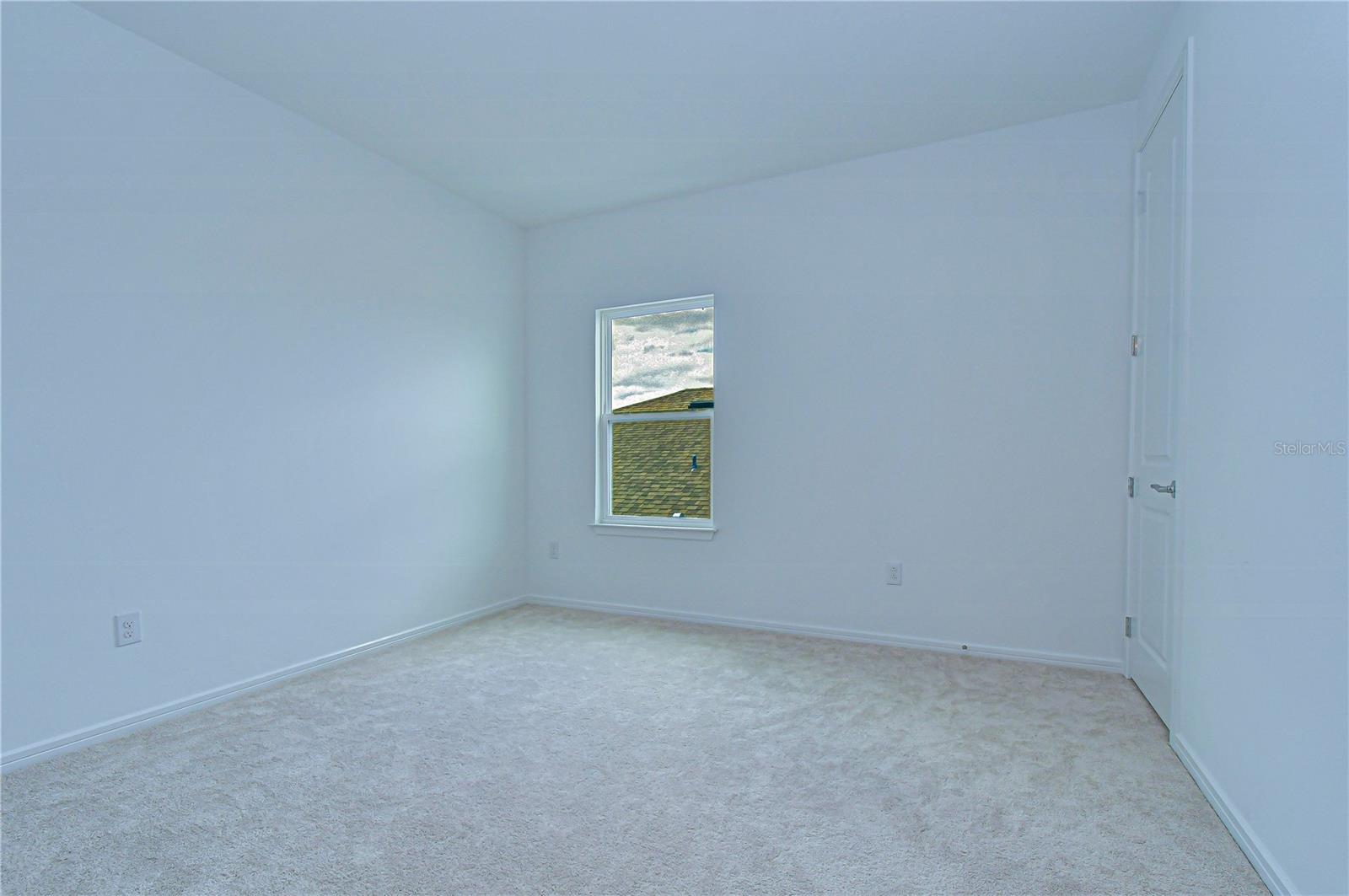 Well-sized rooms with walk-in closets